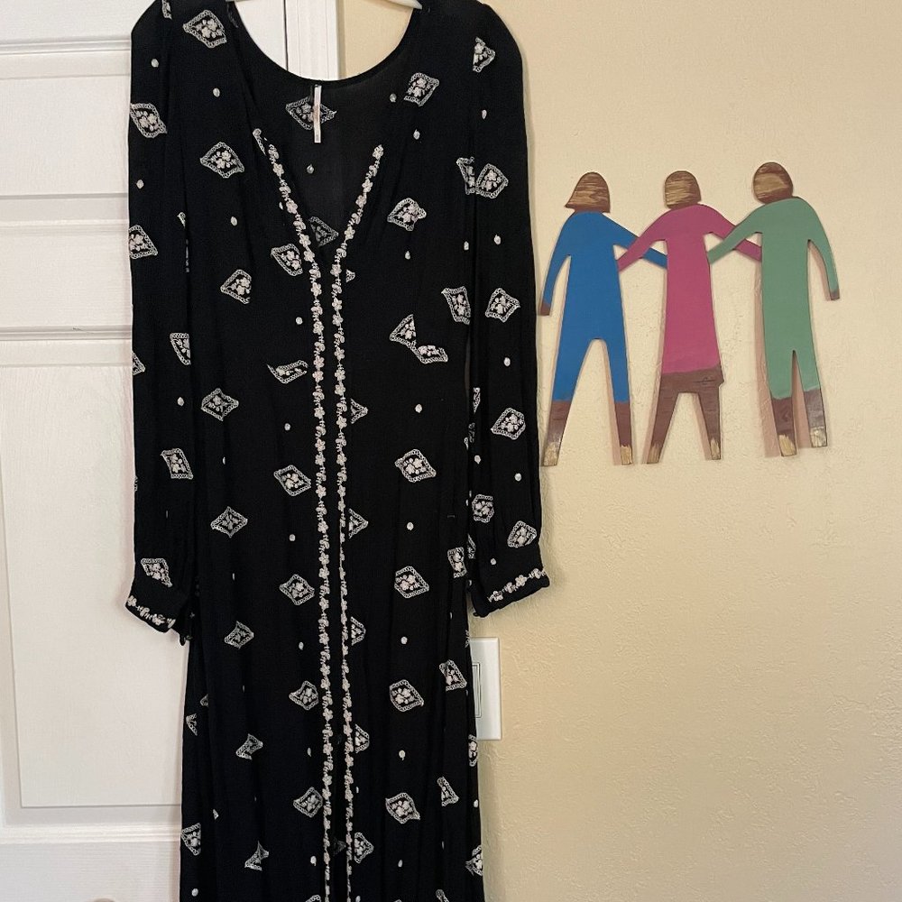 🌻Bohemian Maxi Dress Sold by Free People.  Black and White.  Size Small